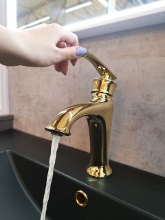 Смеситель для раковины AltroBagno Beatrice 0114 Or