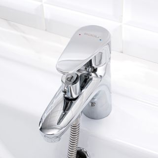 Смеситель для раковины BOOU B8282-1V с душевой лейкой хром